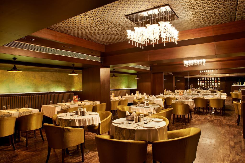 The Golden Oak Hotel Rāipur Eksteriør billede